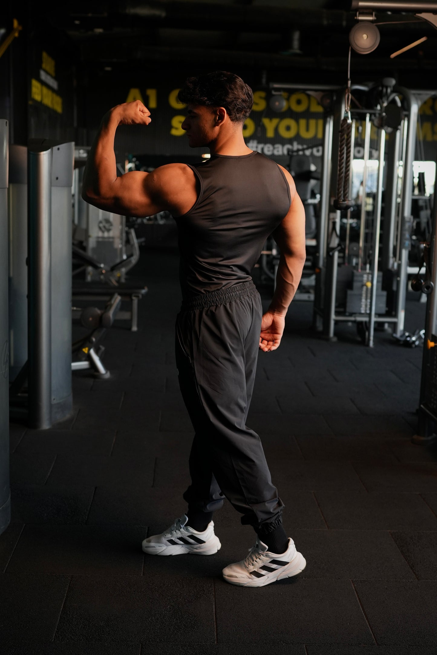 BLACK COMPRESSION TANK 2.0