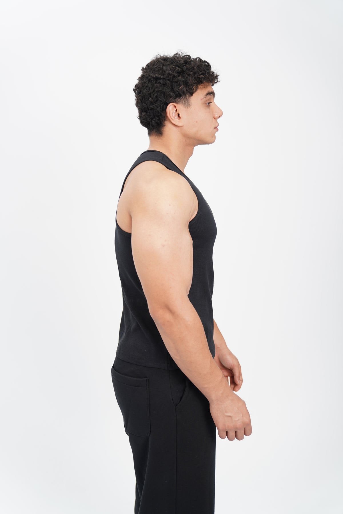BLACK RIBBED TANK